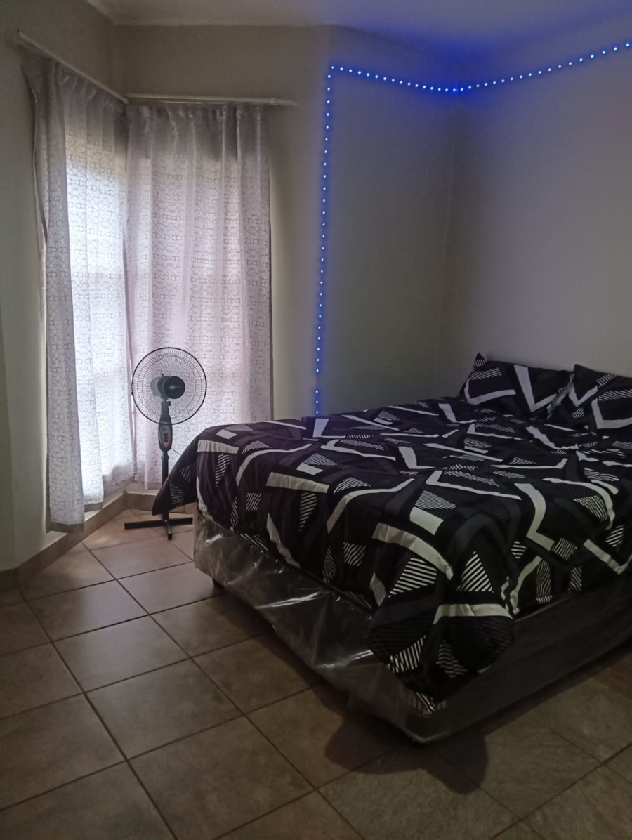 To Let 2 Bedroom Property for Rent in Dassie Rand North West